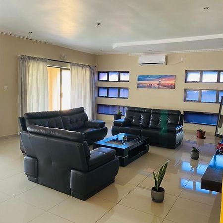 Styled Bed And Breakfast Palapye Esterno foto