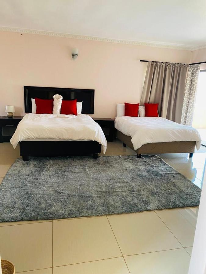 Styled Bed And Breakfast Palapye Esterno foto